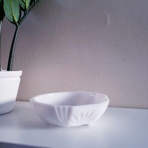 VINTAGE Fenton MILK GLASS FOOTED BOWL CANDY DISH 6 1/4" Wide